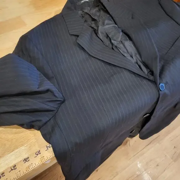 DKNY Black Pinstripe 100% Wool Suit jacket 32 Long 25 P2P